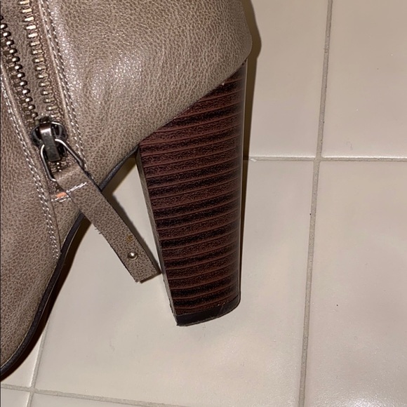 Open toe booties - Picture 5 of 13